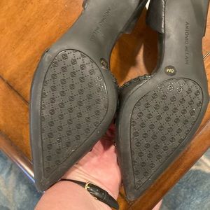 Antonio Melani size 8 new shoes, never been worn
